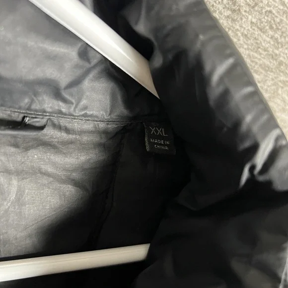 Tumi Tech Vest Mens 2XL Black Puffer Goose Down Insulated Nylon Zip Pockets - Picture 4 of 11